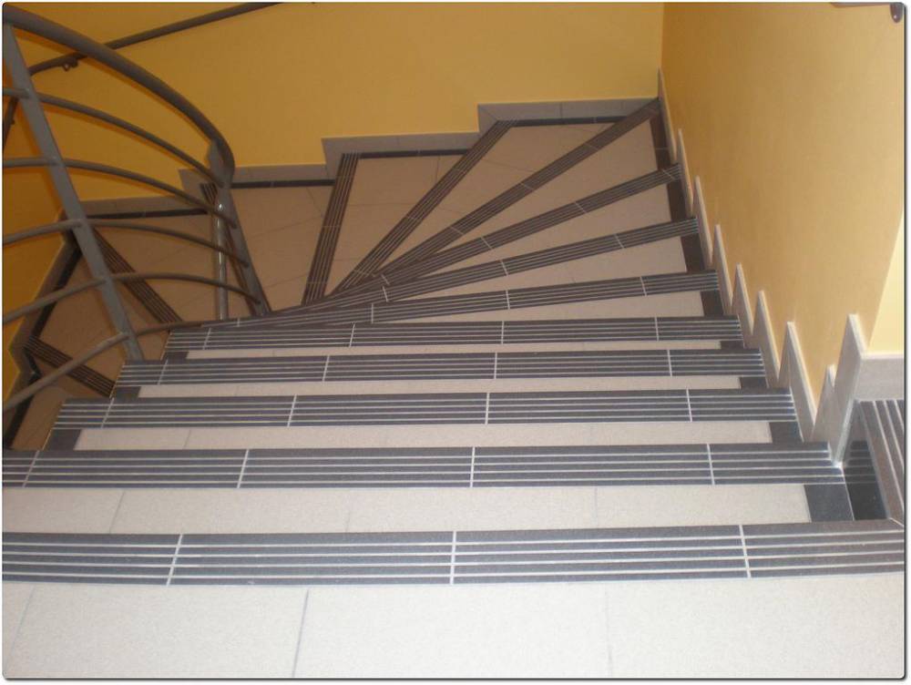 serrano-carrelage-escaliers.jpg